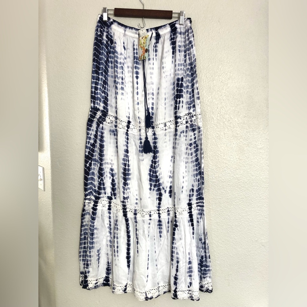 NWT Medium Raviya White and Navy Tie-Dye Maxi Skirt